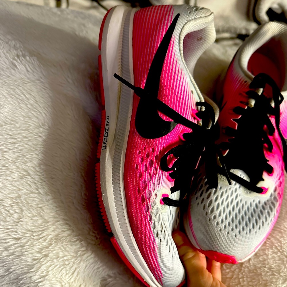 Women’s Nike lightly used running sneakers’